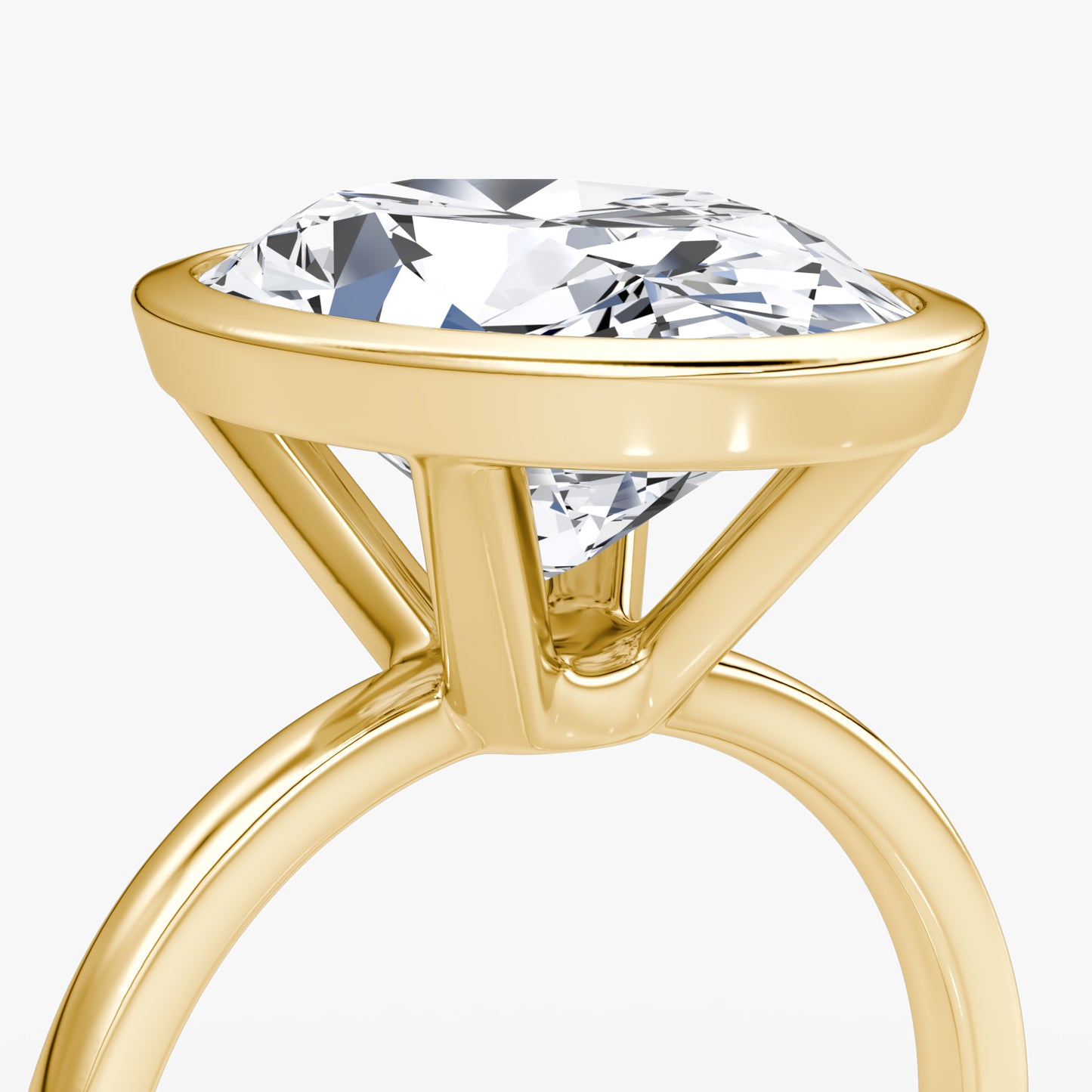 Oval Cut Ring Set in Yellow Gold